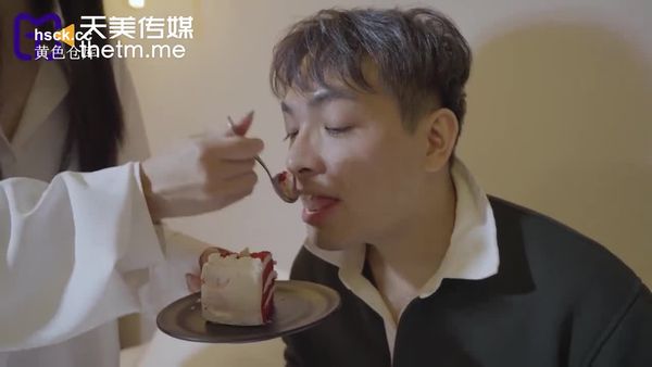 天美传媒TMW151孝顺的媳妇满足公公的性需求